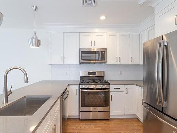 3rd image of 121 Fisher Ave