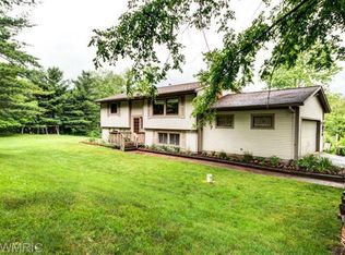 12083 36th St SE, Lowell, MI 49331