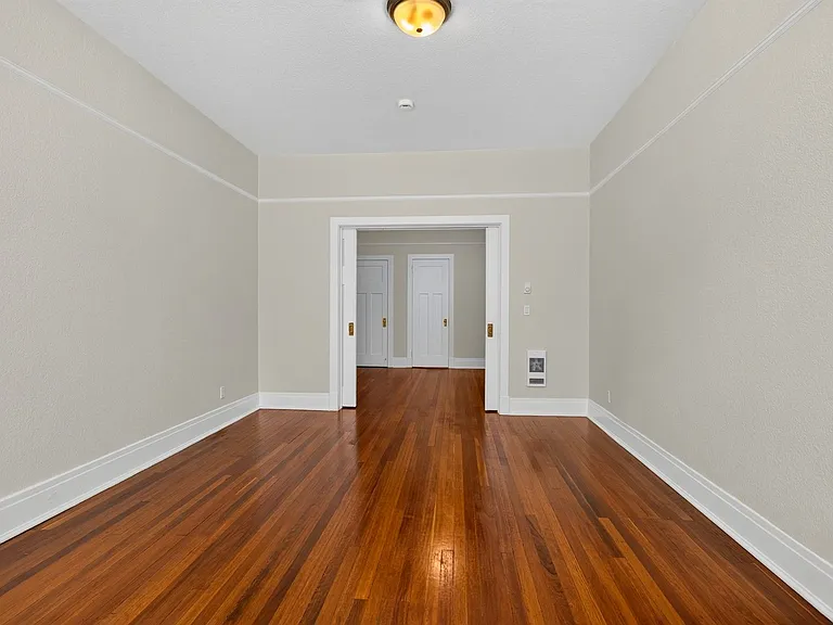 The New Carroll Apartments — Photo 25