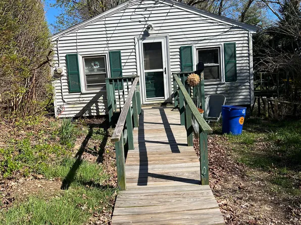 10 Belvidere Street, New London, CT 06320