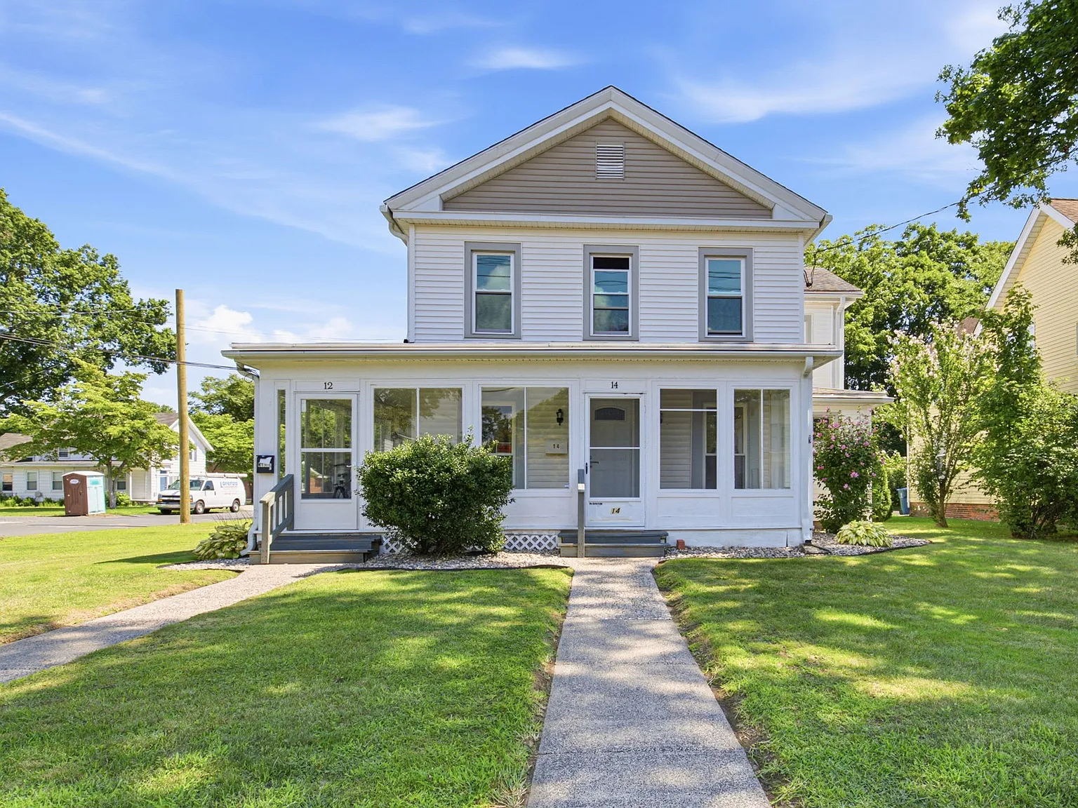 3 bed, 1.5 bath, 1300 sqft, $2,500 — Photo 1