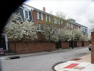 3rd image of 104 Cooper Pl W