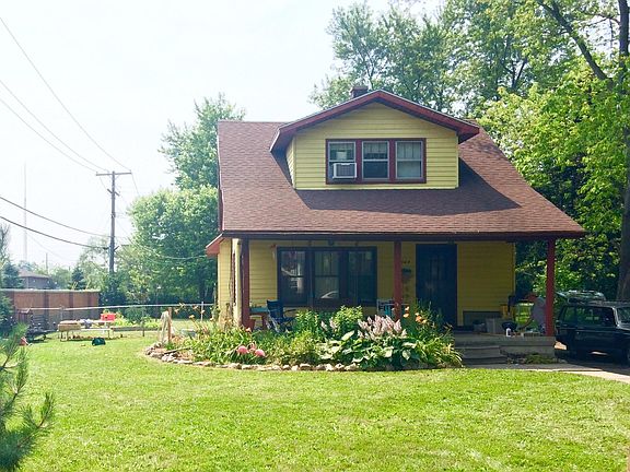3rd image of 2904 Maplewood Ave