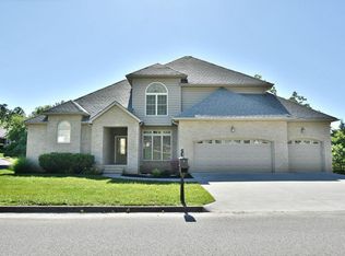 2001 Cascade Falls Ln, Knoxville, TN 37931