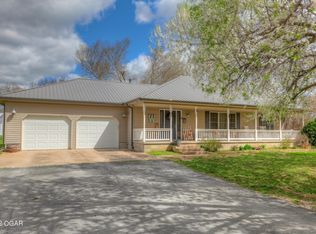 9179 Justice Ln, Carthage, MO 64836