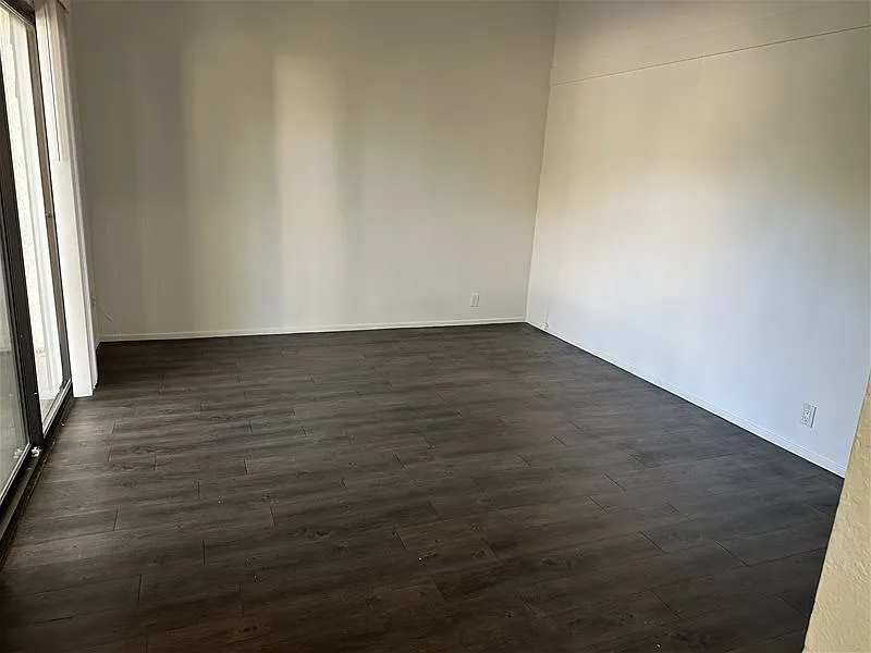 3 bed, 1.0 bath, 950 sqft, $1,850 — Photo 3