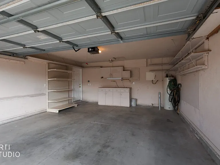 841 Tucson St — Photo 17