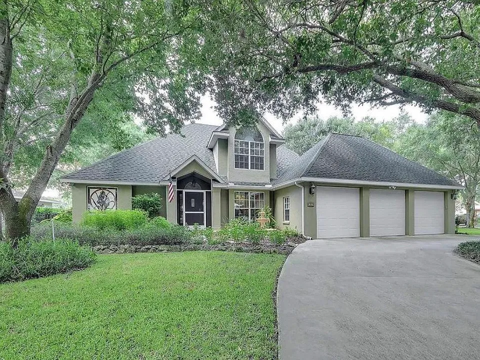 300 Mimosa Cir