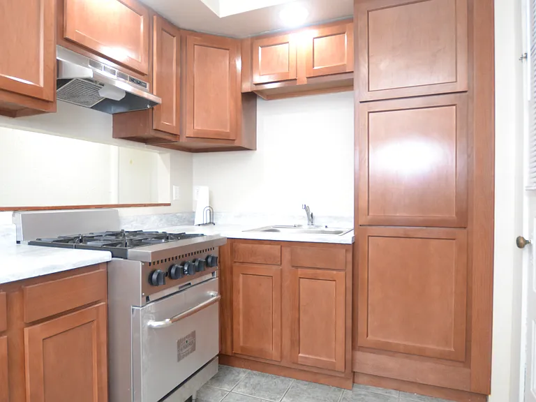 719 Main St #6 — Photo 1
