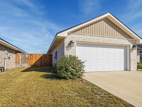 3rd image of 3812 Redbud Way