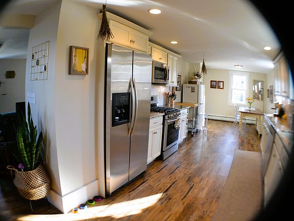 3rd image of 164 North St #2