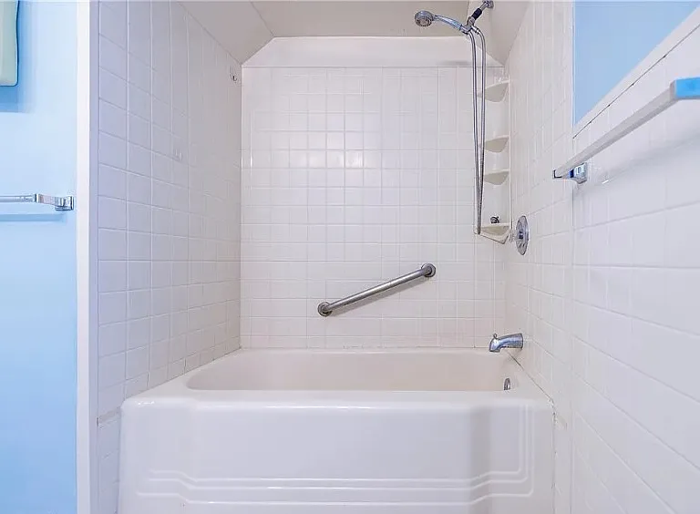 107 Woodlawn Ter — Photo 22