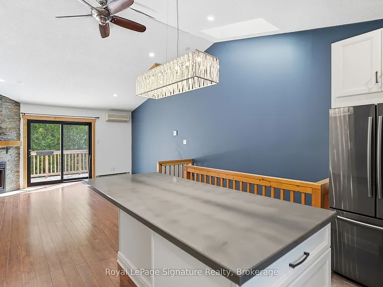 585 Oxbow Cres — Photo 13