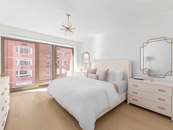 5th image of 117 W 21st St APT 4