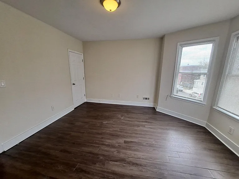 1100 Green St — Photo 16