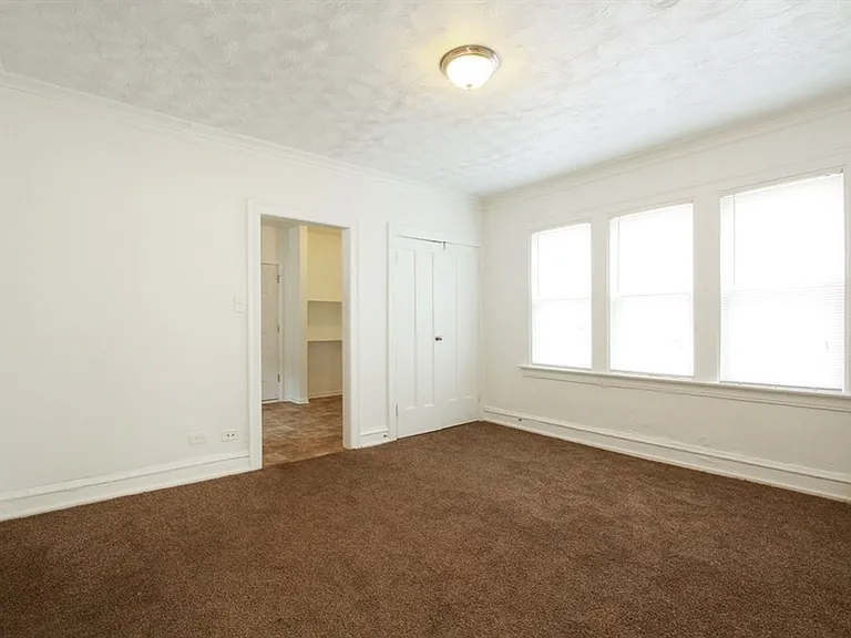 7956 S Burnham — Photo 10