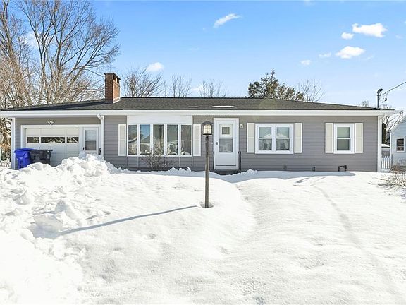 2nd image of 14 Winthrop St E