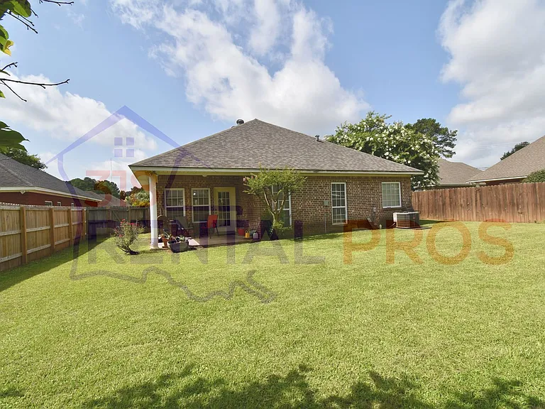 1119 Lisa Ln — Photo 28