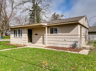 1 Evergreen Ln, Carpentersville, IL