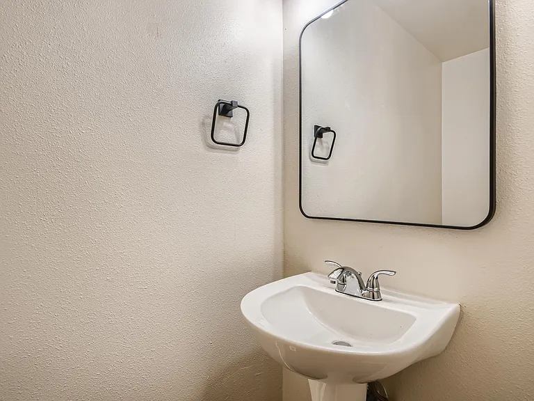 14318 SE Stark St #1 — Photo 16