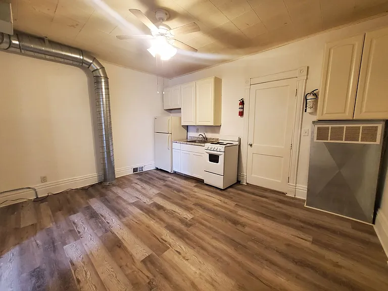 218 South St — Photo 16