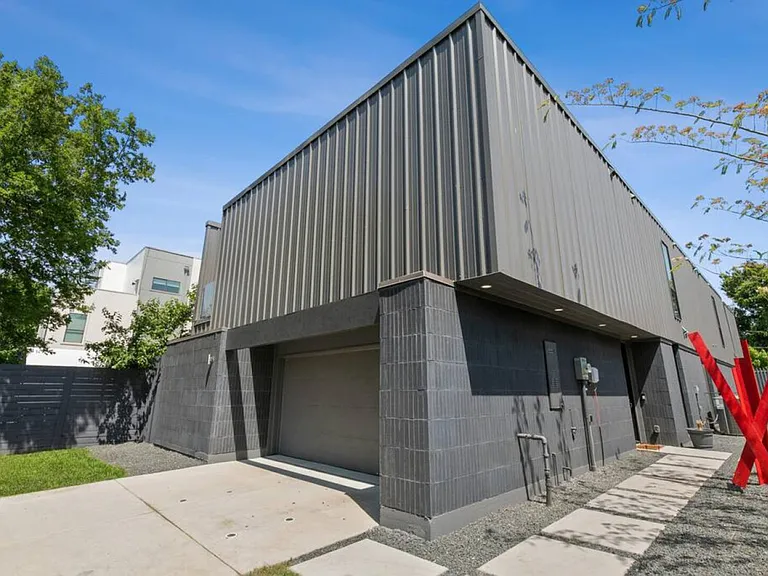 Roseland Ave — Photo 4