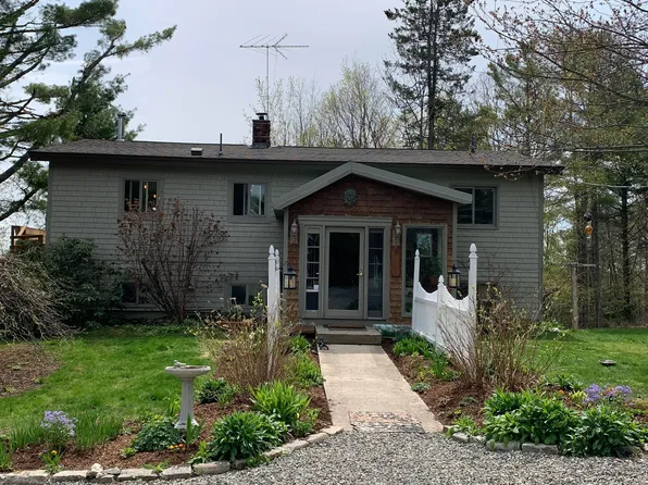 148 Billings Rd, Hermon, ME 04401