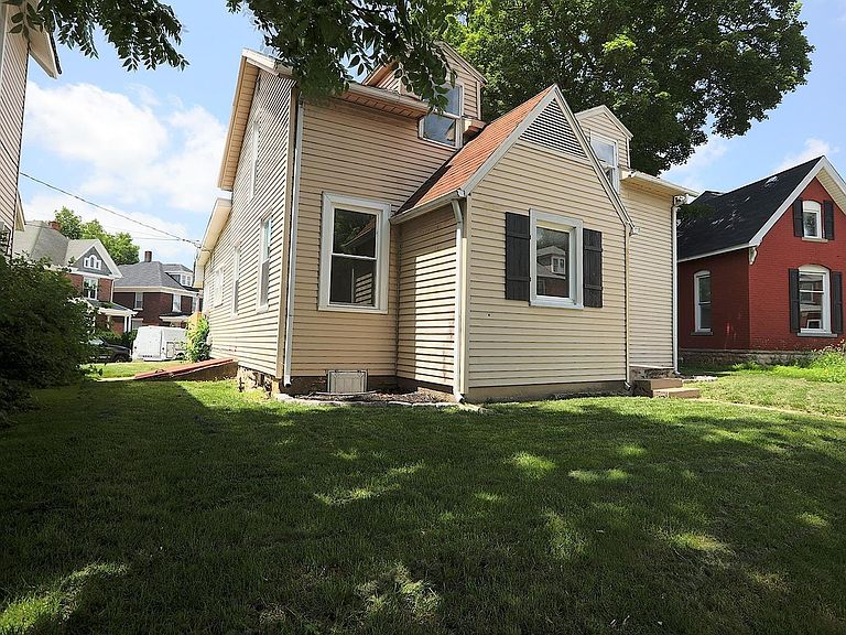 Listing photo 3