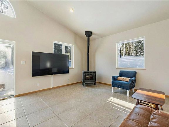 5th image of 1080 Tyrol St