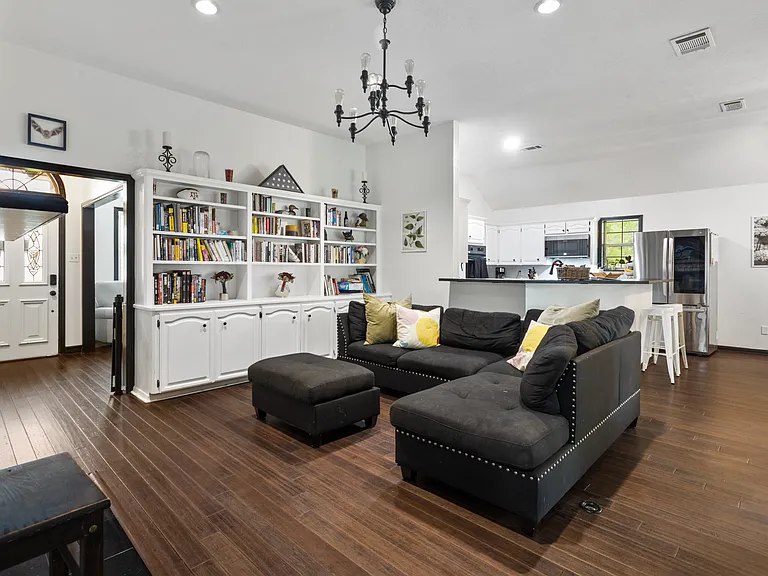 2902 Arroyo Ct S — Photo 19