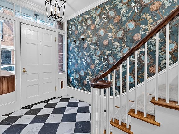 4th image of 54 Pinckney St