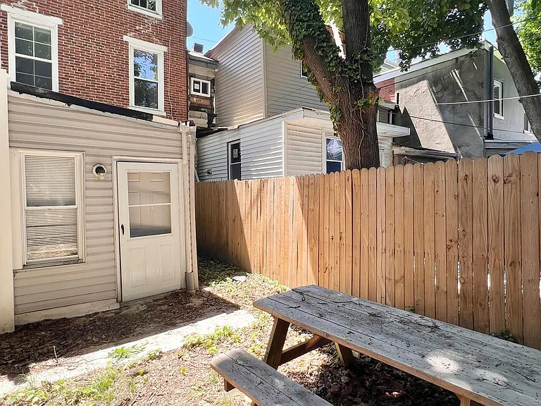 1029 Lancaster Ave — Photo 29