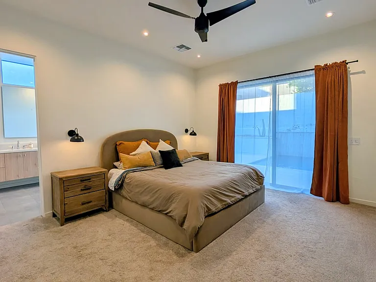1730 E Winchcomb Dr — Photo 3