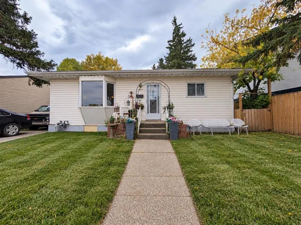 8119 NE 34th Ave NW, Calgary, AB T3B 1P8