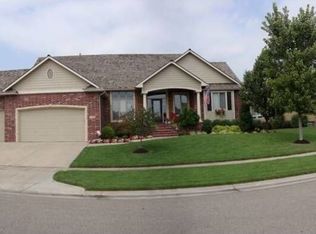 2705 N Lake Ridge St, Wichita, KS 67205