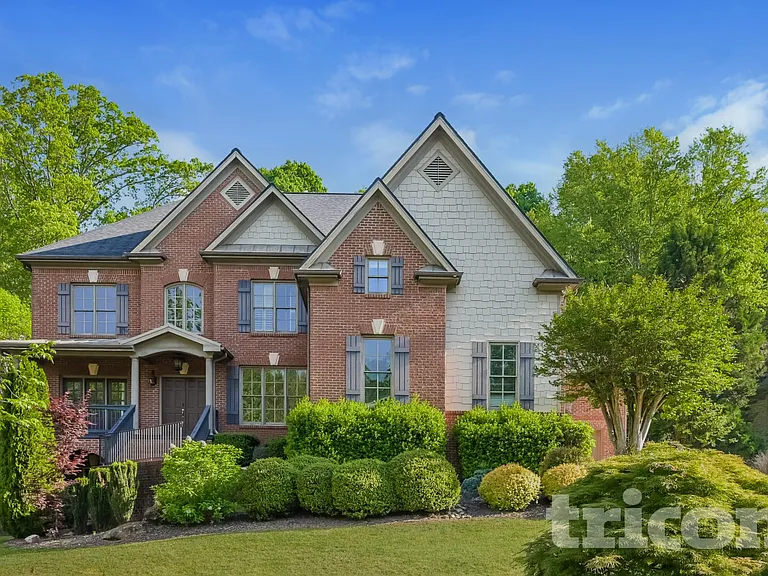 5840 Cool Springs Dr — Photo 1