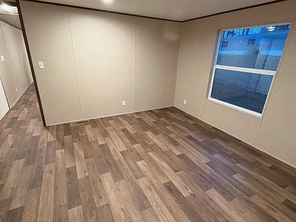 3rd image of 136 Turner Rd #136