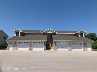 2168 S Broadway St, De Pere, WI 54115