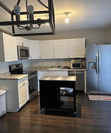 5th image of 233 Lake Arbor Dr