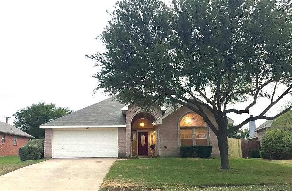 1st image of 328 Cresthaven Dr