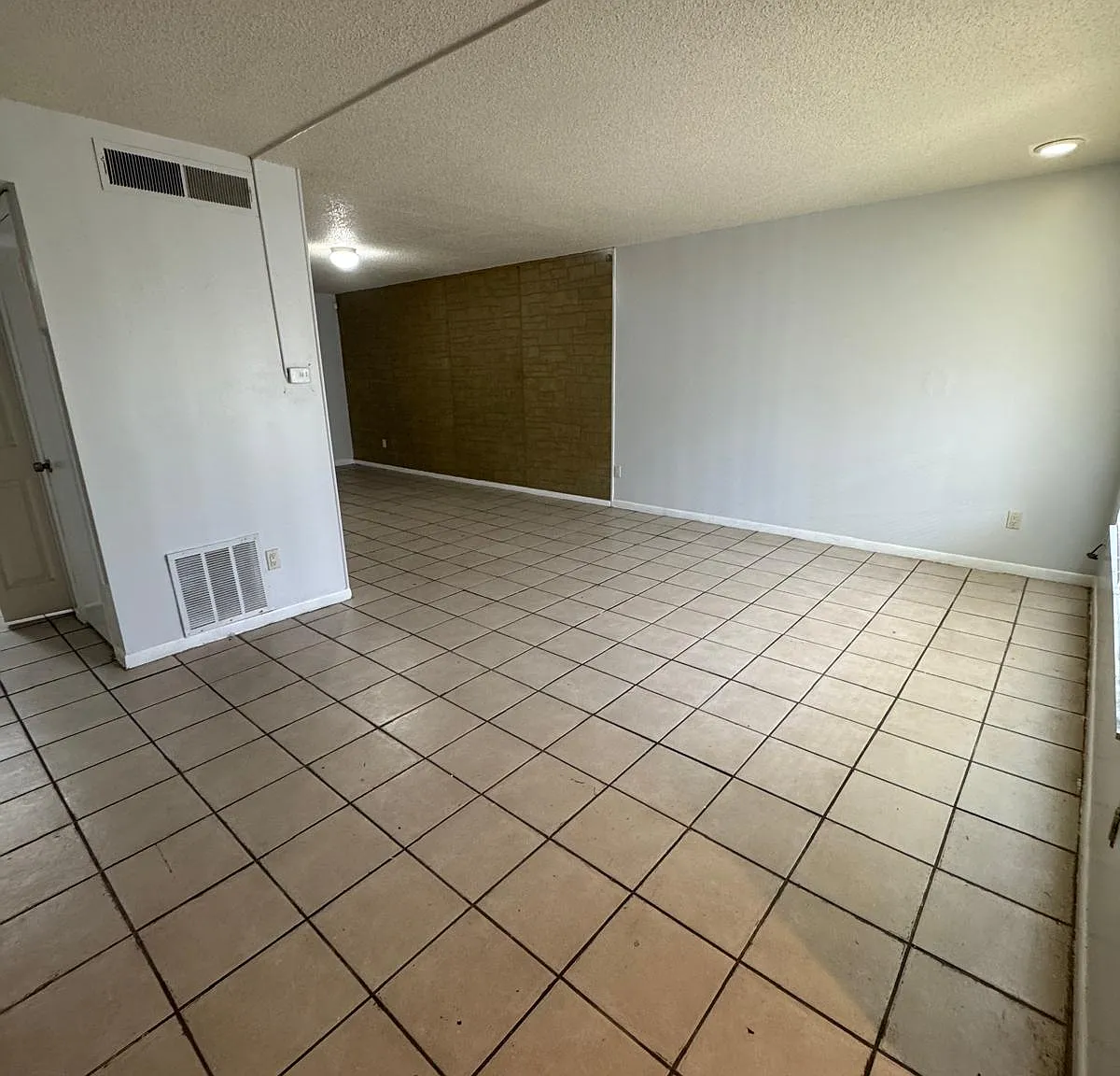 2 bed, 1270 sqft, $1,500 — Photo 4