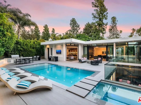 1049 Loma Vista Dr, Beverly Hills, CA 90210