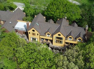 8425 S Hickory Ct, Burr Ridge, IL 60527