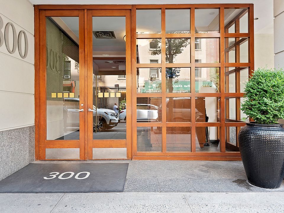 1st image of 300 E 71st St APT 15C
