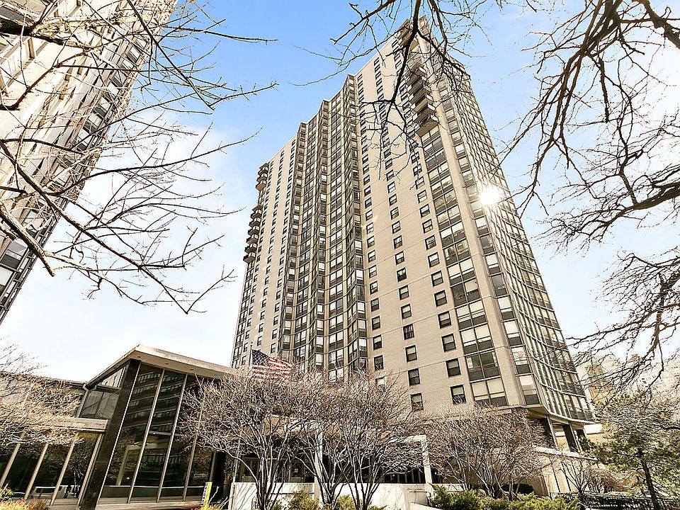 1st image of 5701 N Sheridan Rd APT 29L