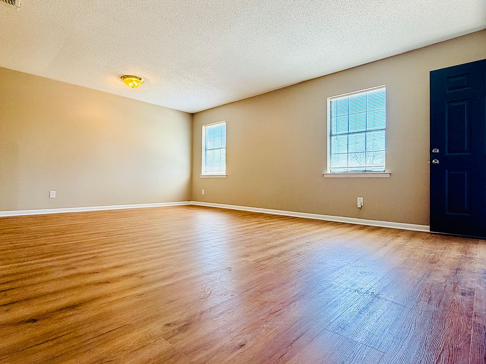 1st image of 6 Almond Ct #8
