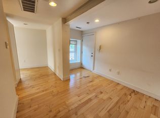 5226 Ridge Ave #3R, Philadelphia, PA 19128