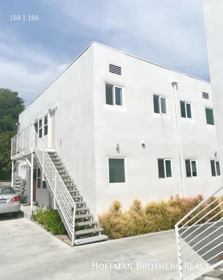 2508 London St Los Angeles, CA 90026 — Photo 3