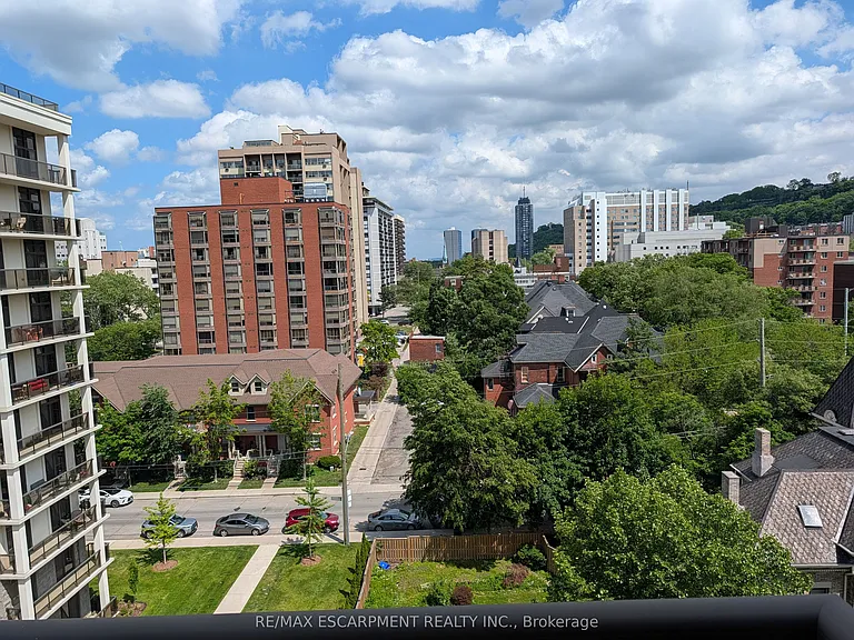 90 Charlton Ave W #702 — Photo 15
