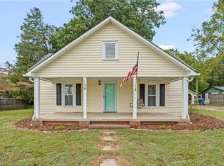 109 Tabernacle St, Randleman, NC 27317